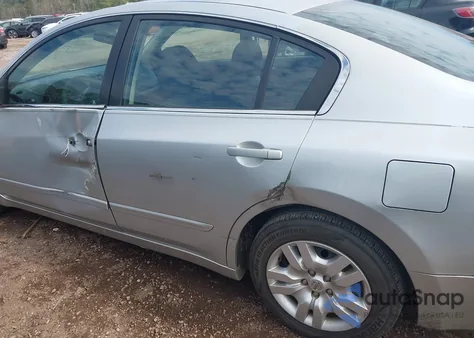 2011 Nissan Altima 2.5 S z USA, uszkodzony, nr VIN 1N4AL2APXBC103517